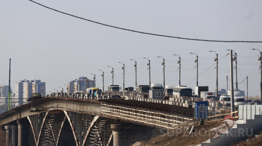 Мост у Телецентра в Омске совсем закроют для пешеходов