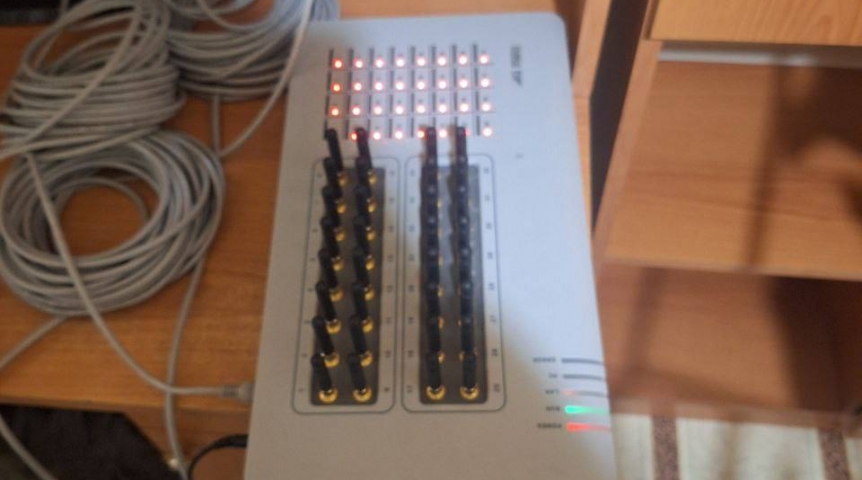 Появились фото логова дистанционных мошенников в Омске