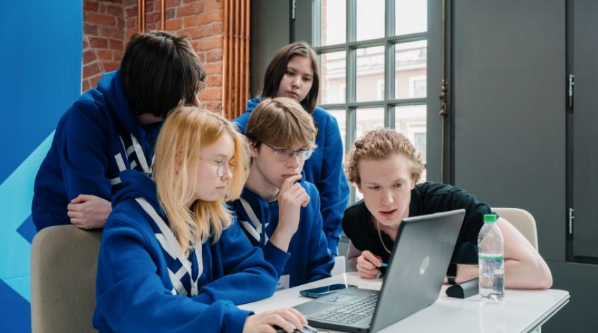 Интеллектуальный баттл: омские старшеклассники сразятся за победу в турнире «Газпромнефти»