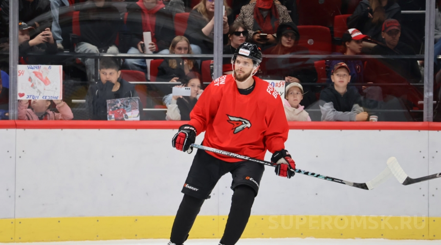 Команда KHL RUS Stars с двумя шайбами Окулова победила в матче звезд КХЛ