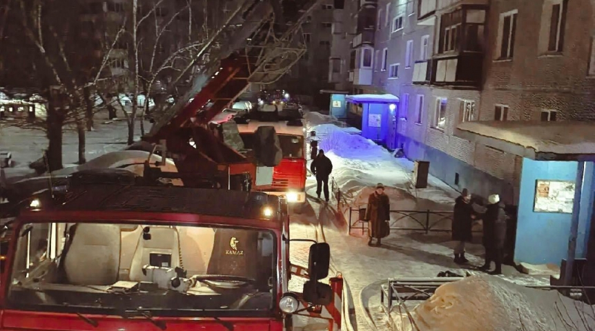 Омичи спасались бегством из жуткого пожара на Менделеева