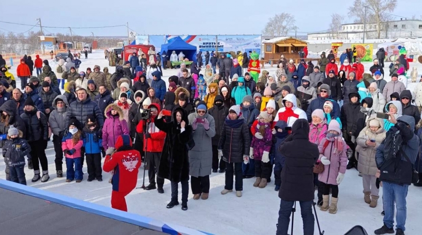 Виталий Хоценко посетил с семьей спортивно-патриотический фестиваль в Омске