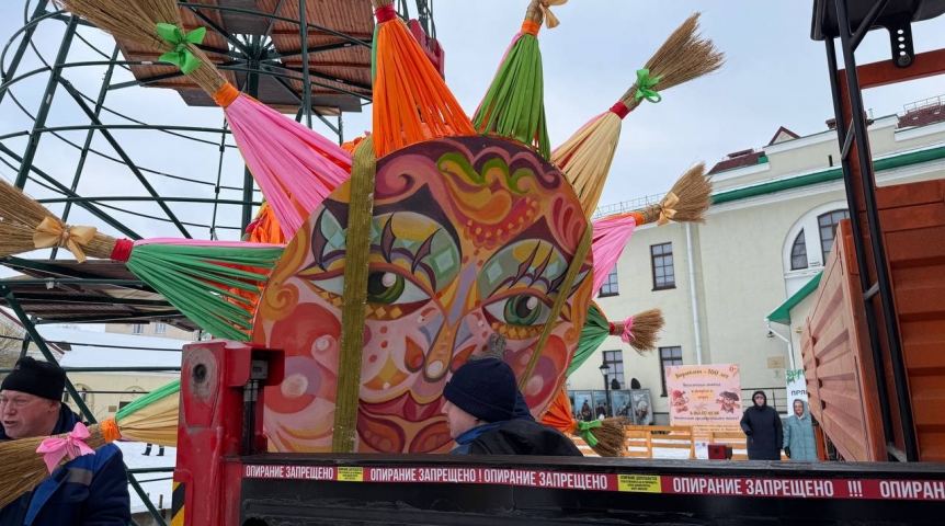 Омскому чучелу на «Зеленом острове» строят конкурента