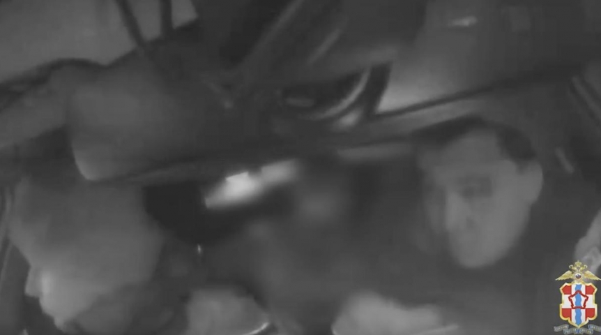 Счет шел на минуты: экипаж ДПС изменил судьбу омичей на обочине