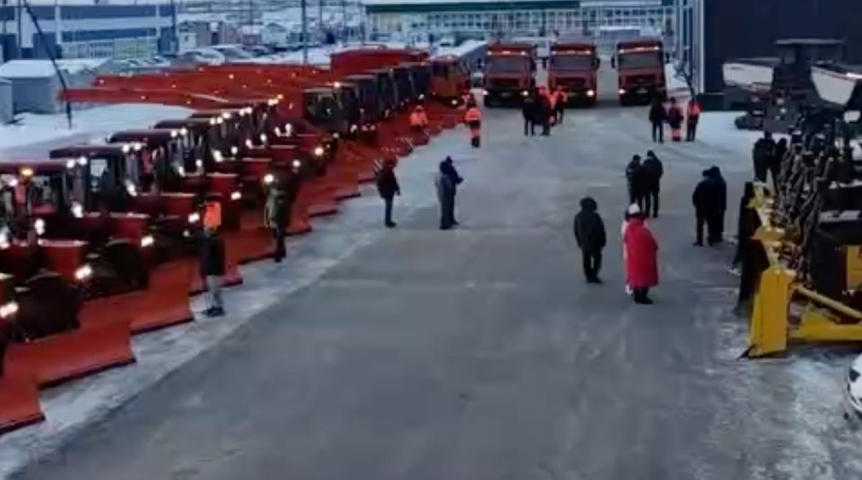Мэр Омска Шелест сообщил о покупке новой дорожной техники