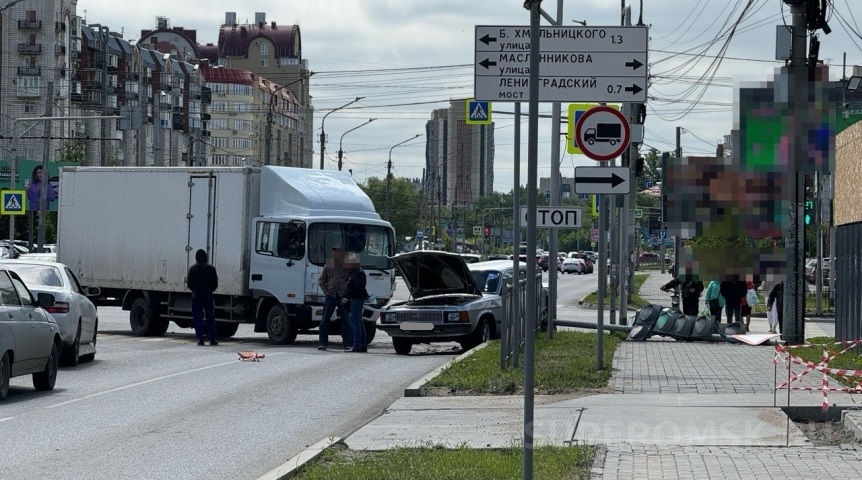 Перекресток в центре Омска назвали самым аварийным в стране