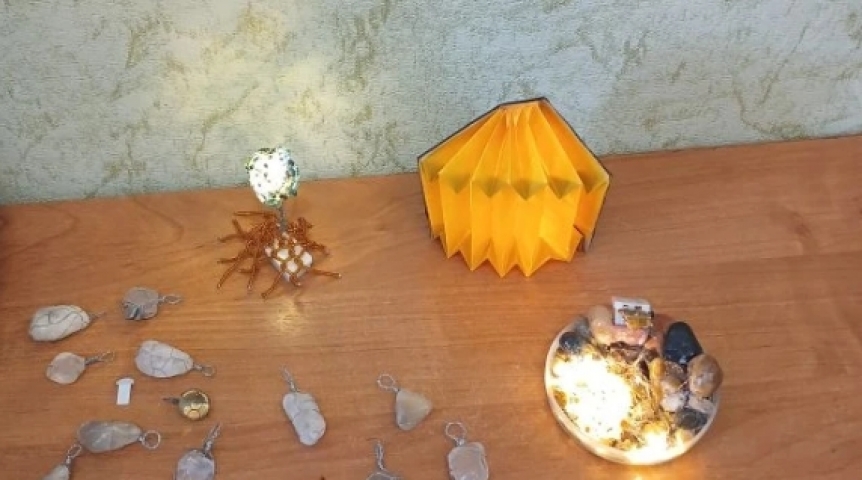 «Очумелые ручки»: омский студент приготовил креативные подарки на 8 Марта