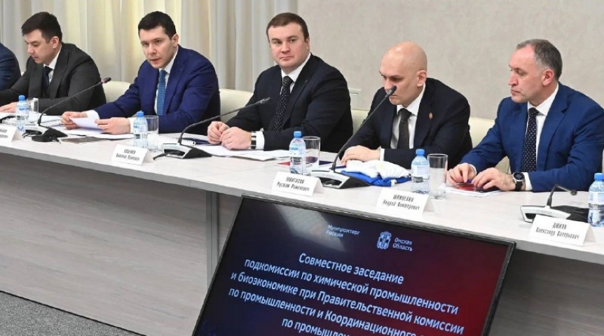 Хоценко и Алиханов обсудили омский химпром