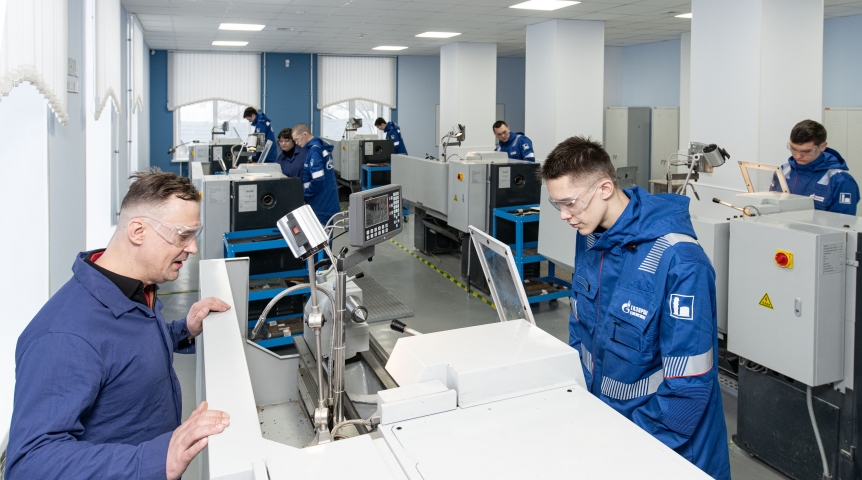 Омский НПЗ готовит 450 молодых специалистов по стандартам «Профессионалитета»