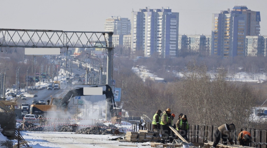 Названы сроки открытия всех полос движения по мосту у Телецентра в Омске