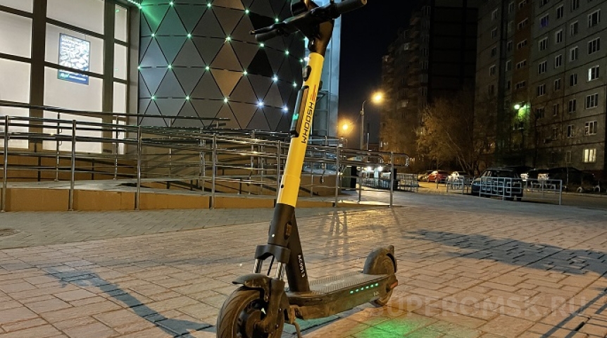 В Омске ужесточают правила парковки электросамокатов