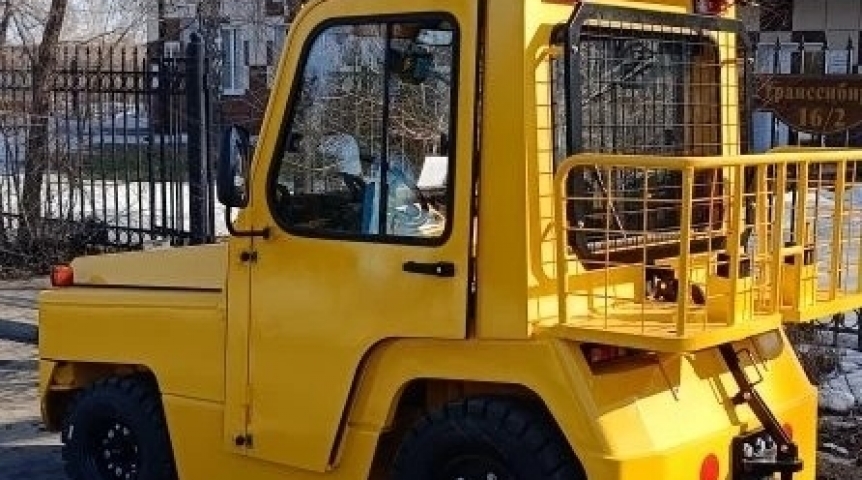 Омский аэропорт перед закрытием показал новую технику