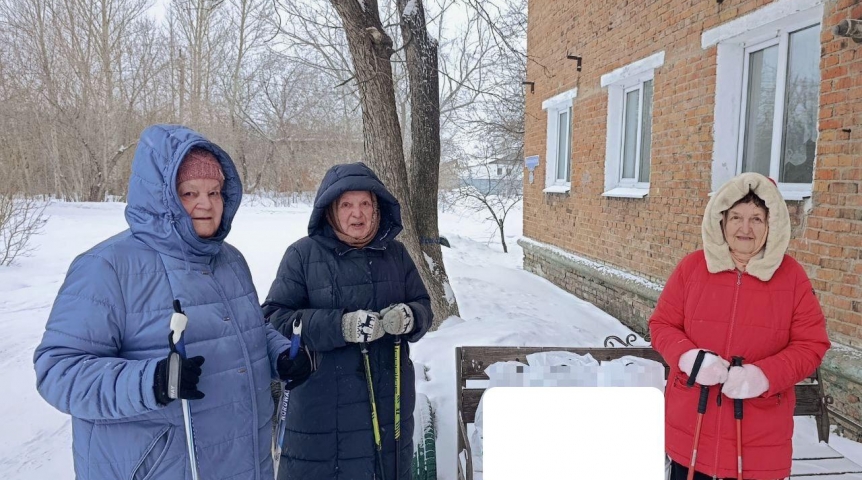 Депутат Юрий Козловский и КТОСы Октябрьского округа поздравили омичек с наступлением весны