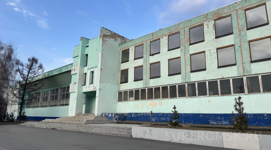 Бывший омский ДК «Шинник» продают с многомиллионной наценкой