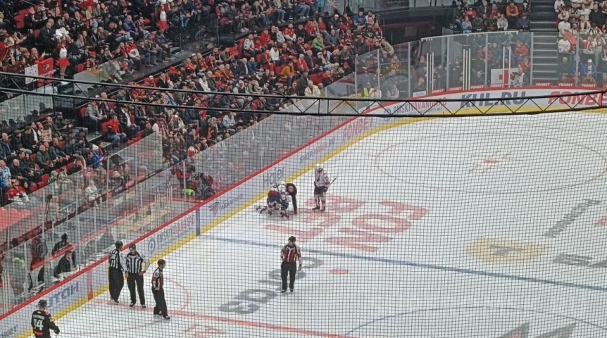 «Авангард» в Омске проиграл «Нефтехимику» во втором овертайме