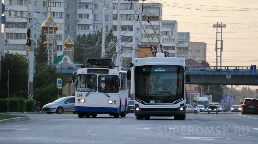 В Омске временно изменится схема движения двух маршрутов через центр