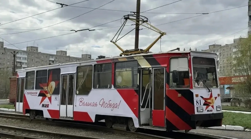 В Омске на маршруты выпустят брендированные автобус и троллейбус