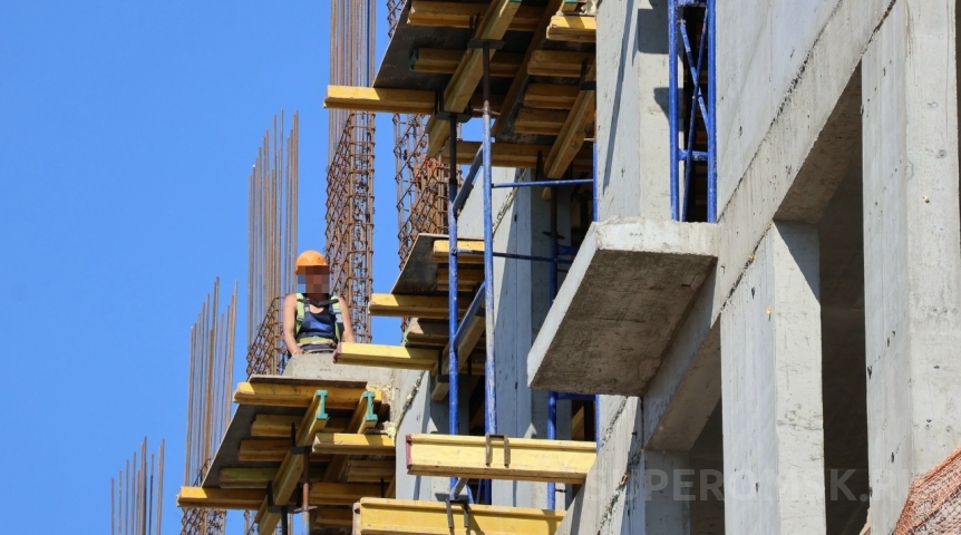 В Омской области установили новый размер зарплаты для строителей