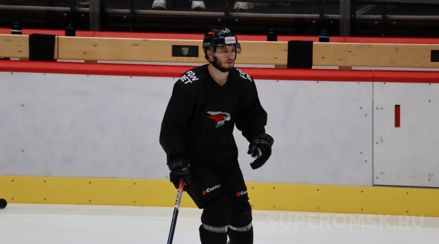 Хоккеист «Авангарда» получил травму в первом матче с ЦСКА