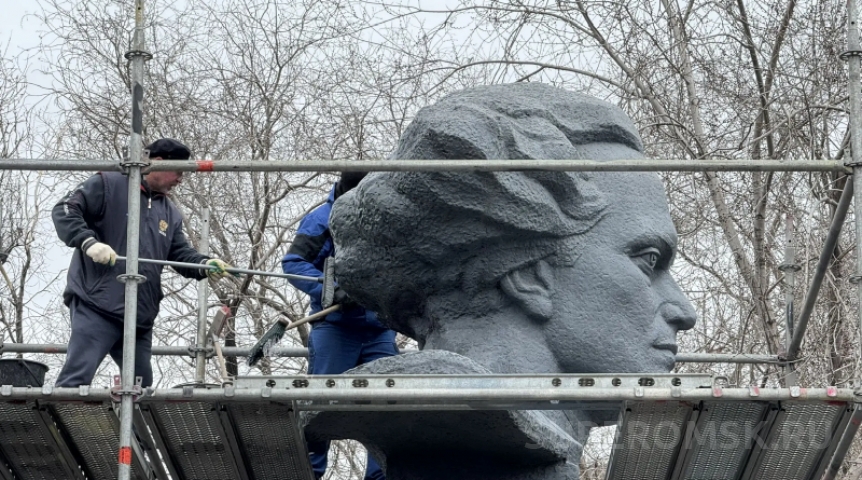 В Омске обновят памятник Куйбышеву около СКК Блинова