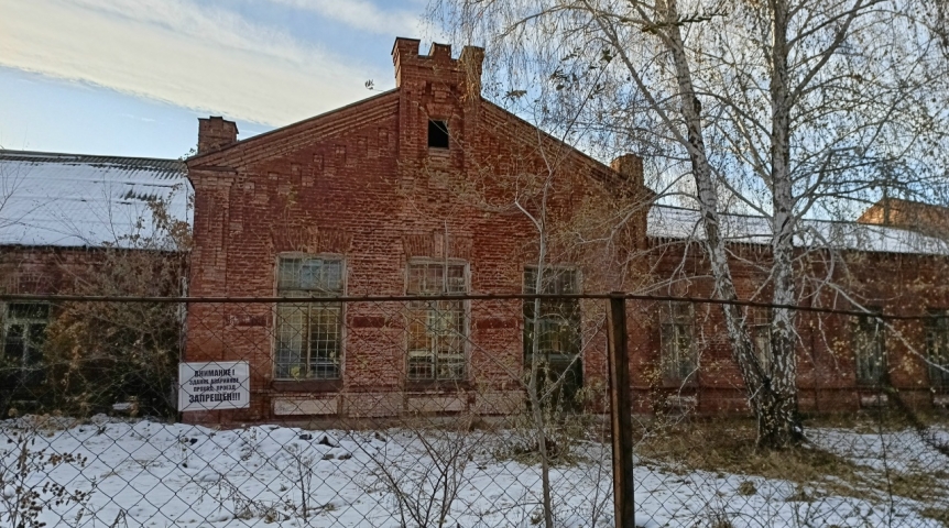 Суд обязал Минобороны отремонтировать здание 1907 года постройки в Омске