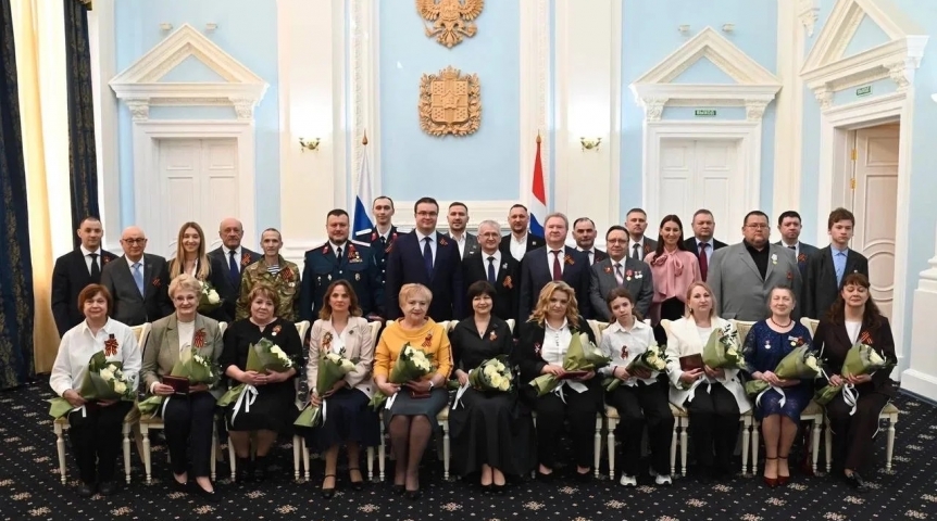 Отец омского министра получил почетное звание заслуженного работника здравоохранения