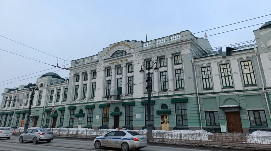 Кто больше: названы зарплаты директоров омских музеев