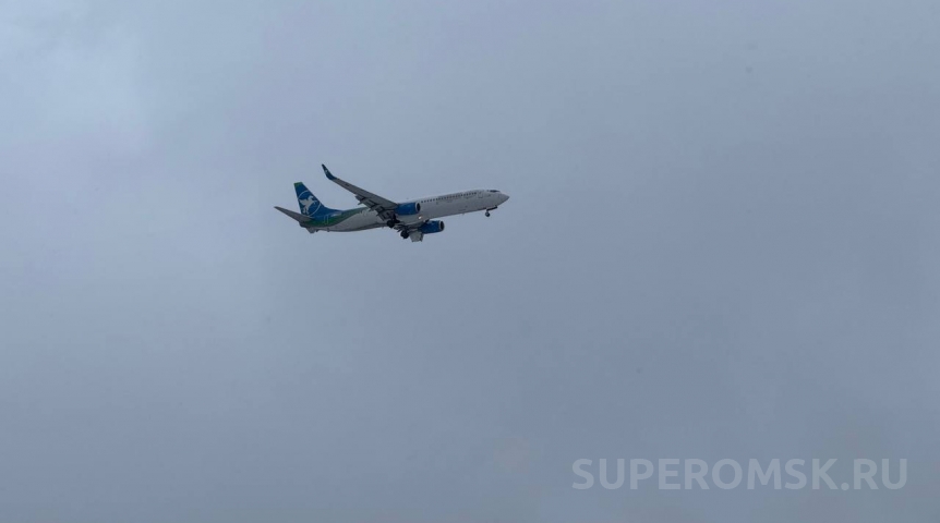 Утренний рейс из Омска отложили на 9 часов