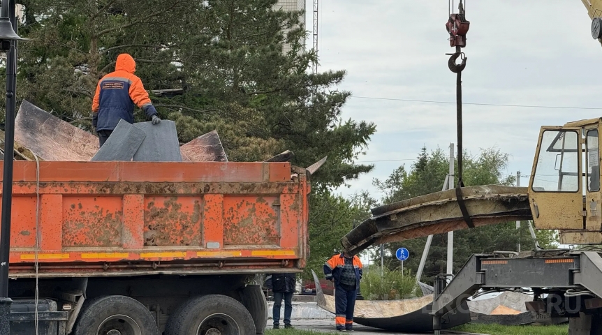 Шар «Держава» в Омске пронумеровали и увезли окончательно