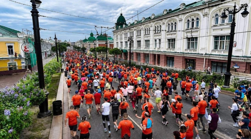 В Омске назвали победителей рекордного полумарафона «Забег.РФ»
