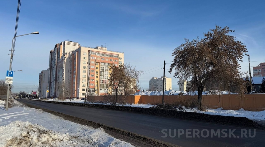 В Омске построили панельную высотку с ячейками под кондиционеры