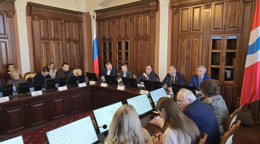 Депутаты Заксобрания поддержали дополнения в омский закон о патриотическом воспитании