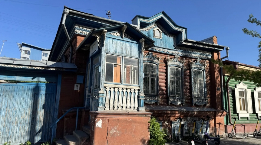 В центре Омска продают двухвековой особняк бывшей стоматологии
