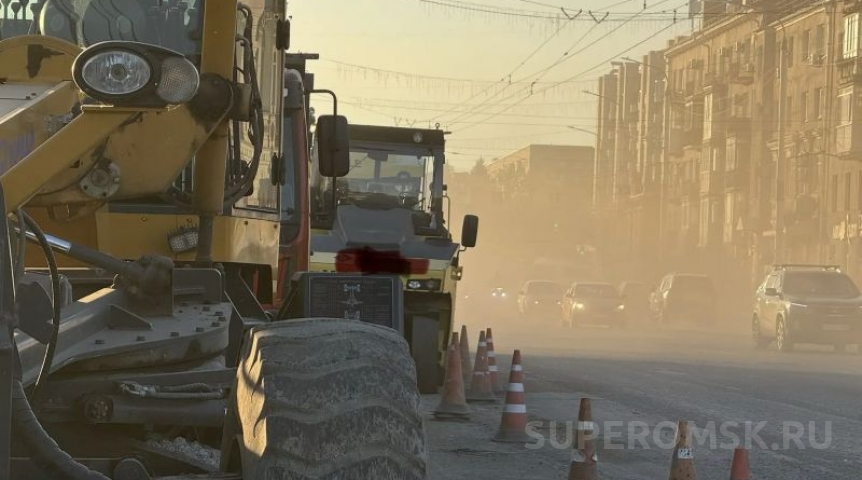 Когда на улице Красный Путь у метромоста в Омске уложат новый асфальт?