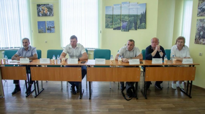Последнее в седьмом созыве областного парламента заседание комитета по экологии прошло на свежем воздухе