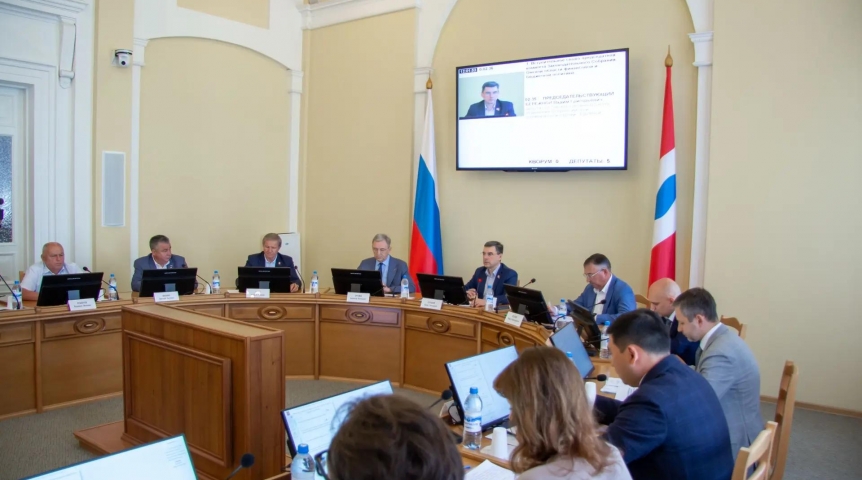 Председатель областного парламента Александр Артемов сообщил об итогах публичных слушаний по бюджету