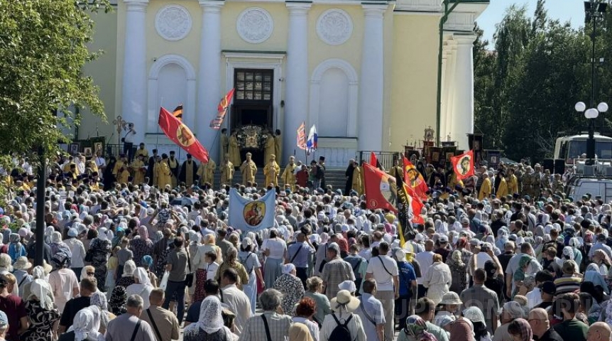 Митрополит Дионисий на крестном ходе в Омске: «Многие люди одиноки, даже в окружении других»