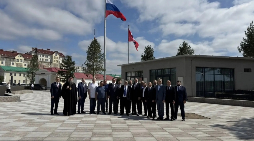 Хоценко показал гостям форума в Омске благоустройство набережной Иртыша