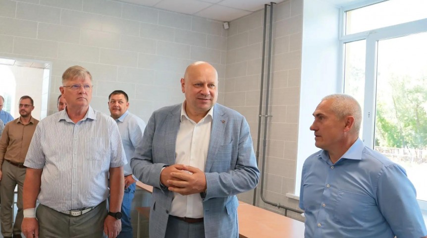 «Результат порадует и детей, и педагогов»: мэр Омска Шелест оценил восстановленную гимназию № 88