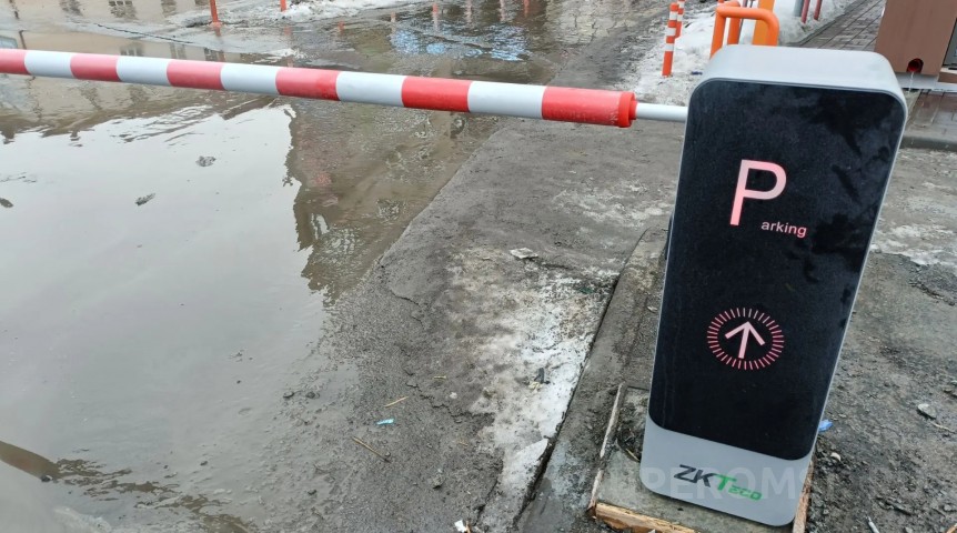 Дороги Омска заставят знаками «Платные услуги» и «Работает эвакуатор»