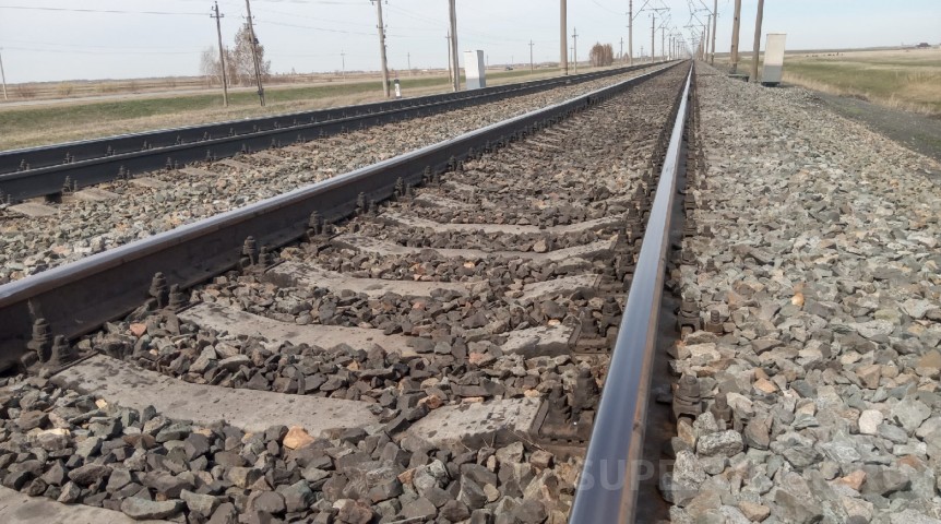 Под Омском поезд насмерть сбил сироту войны