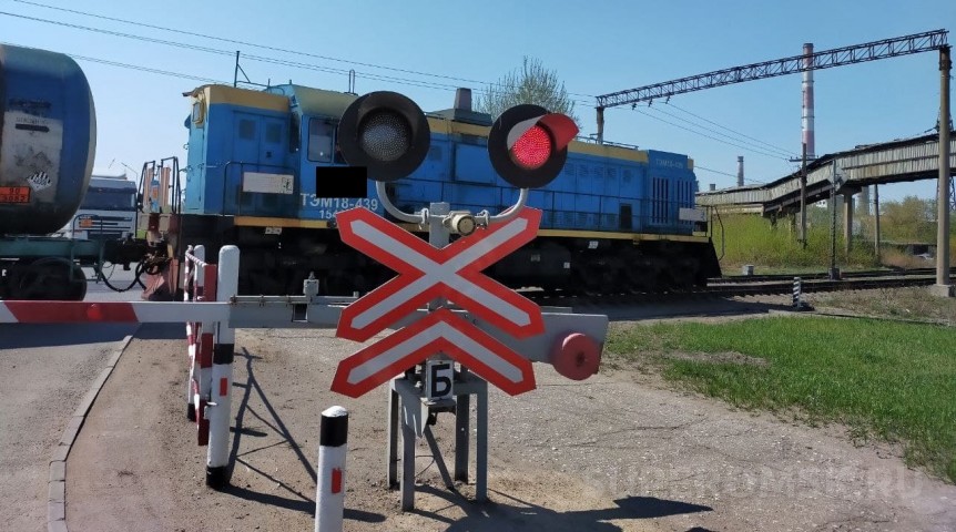 В Омске закрыли частный ж/д переезд