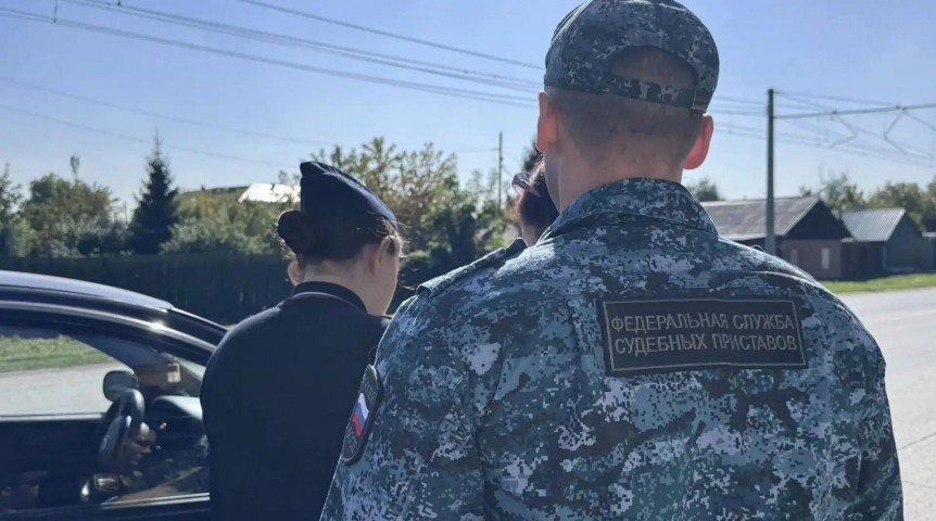 На оживленной магистрали Омска под арест попали 11 машин