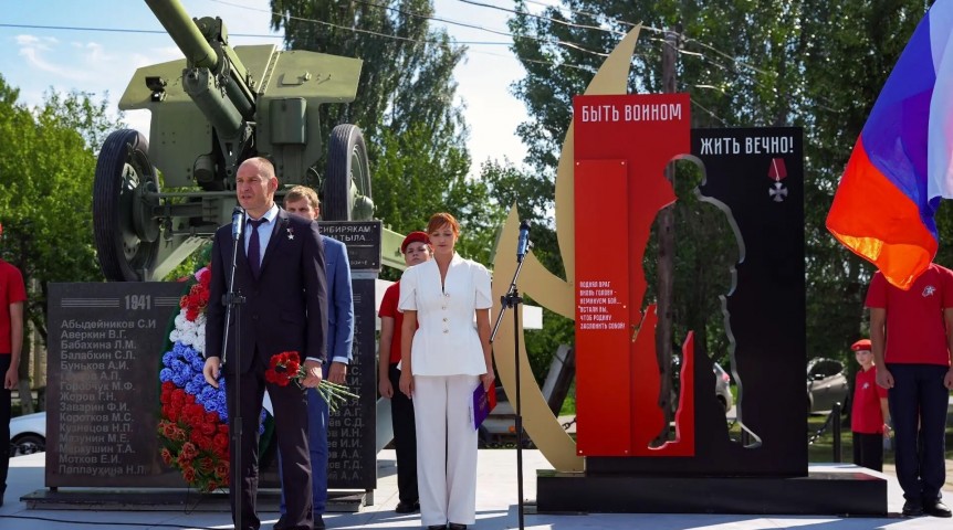 В поселке Горячий Ключ Омского района открыли памятник участникам СВО