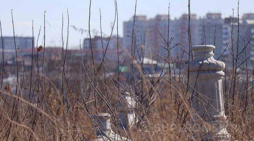 «СибРос» обновит околоплатные дороги на омском кладбище