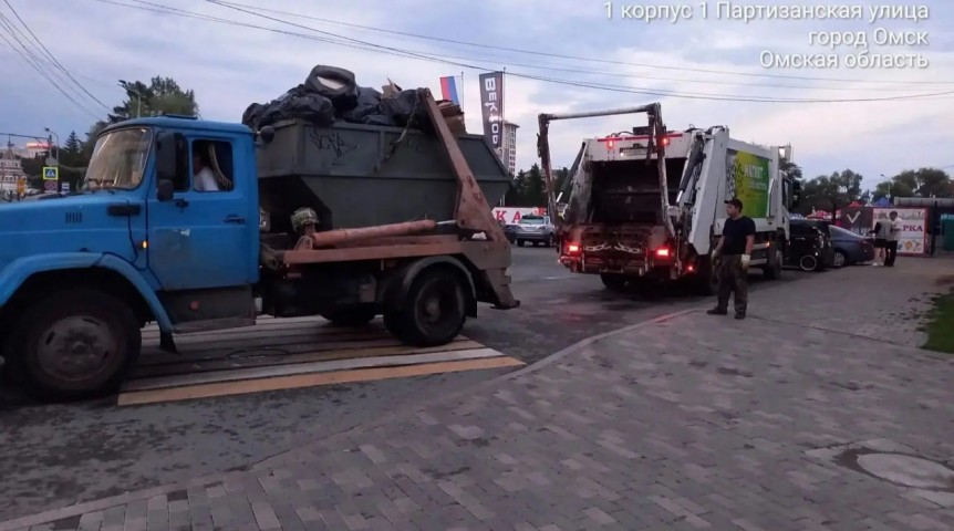 Омичи стали больше мусорить на День города