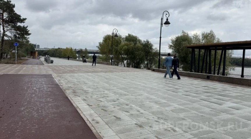 Омичи уже любуются обновленной набережной Тухачевского