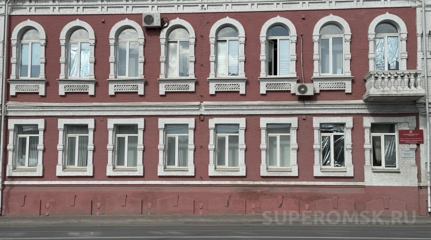 Государство продает покинутый эпидемиологами памятник в центре Омска
