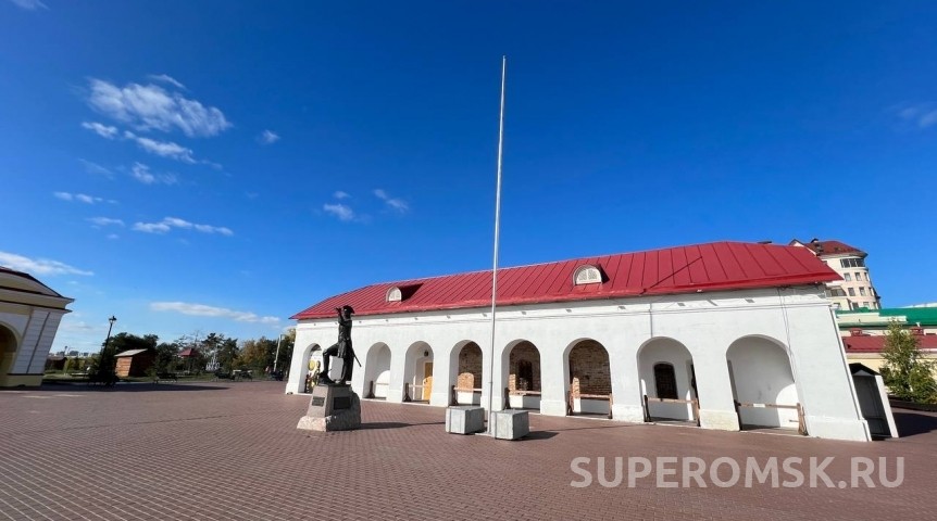 Зелень обработают химикатами после набега в Омской крепости