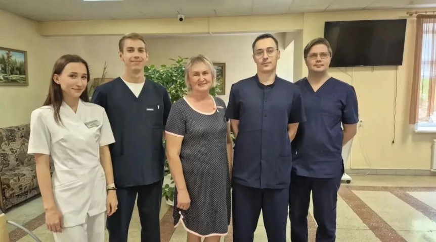 Омские офтальмологи вернули омичке зрение после кровоизлияния в глаз